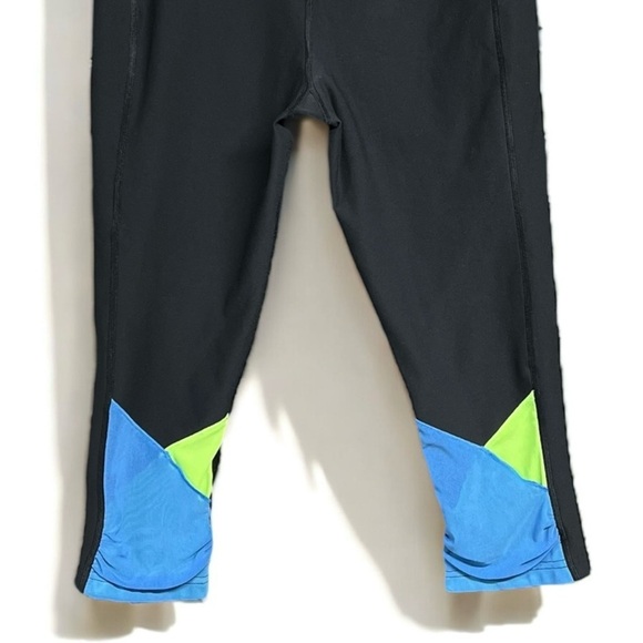 🌻Nike Dri-Fit Black Recycled Polyester Cropped Activewear Leggings Size Medium - Picture 5 of 9